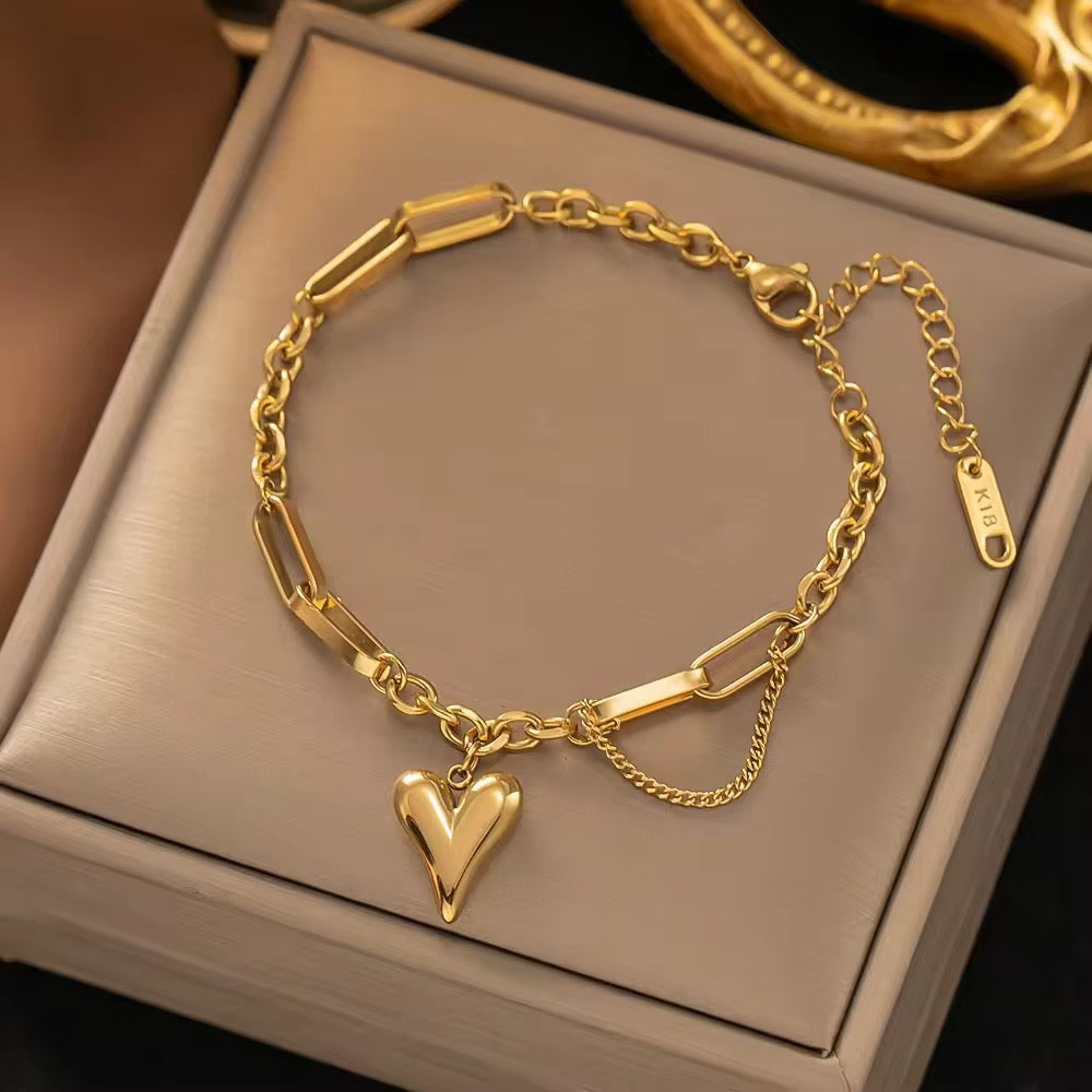 Heart shape chain bracelet