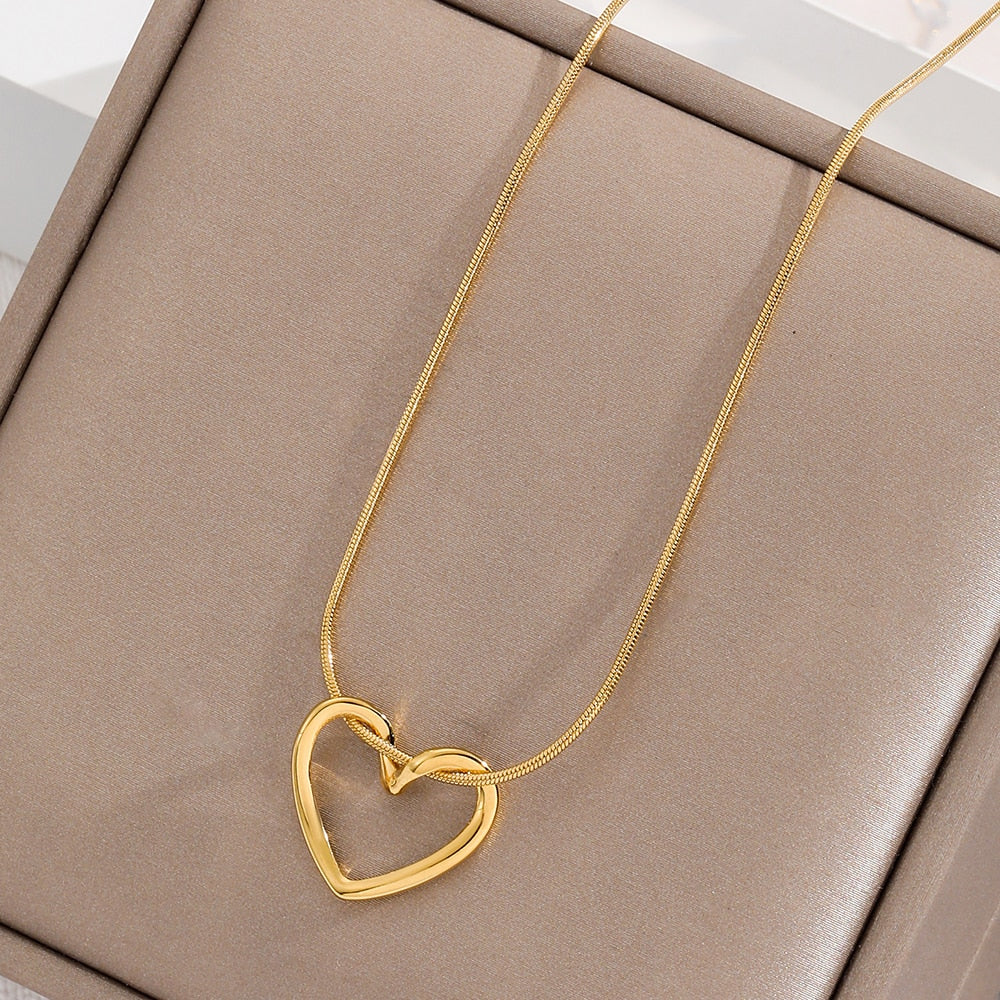 Twist Heart Pendant Necklace
