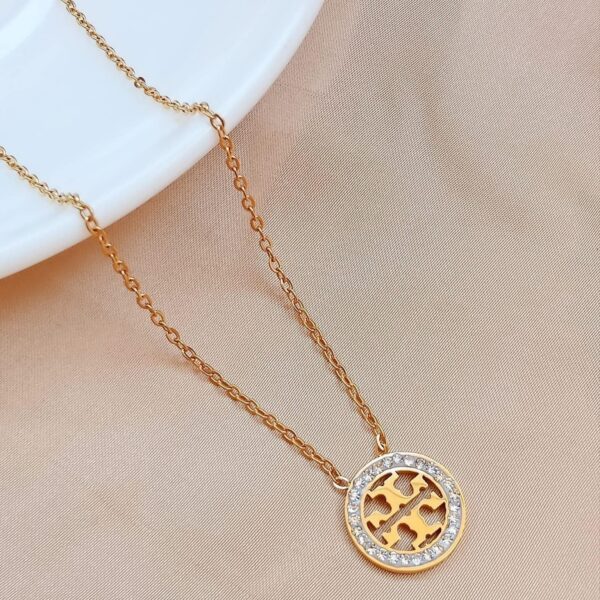 Minimal Tory Burch Necklace