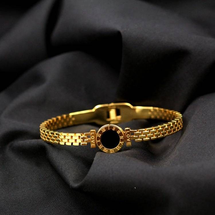 Minimal Gold Love Handcuff