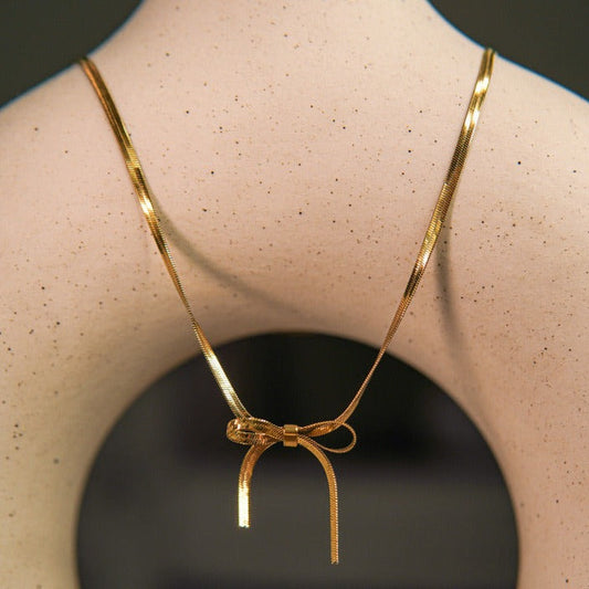 Snake chain Bow necklace