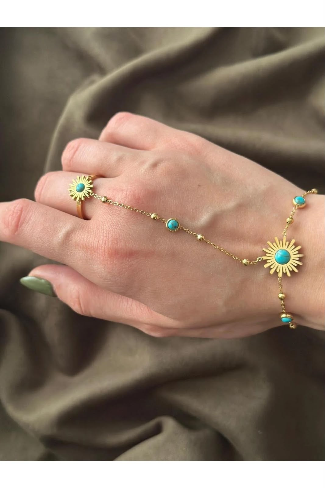 Ferozi Stoned Handchain