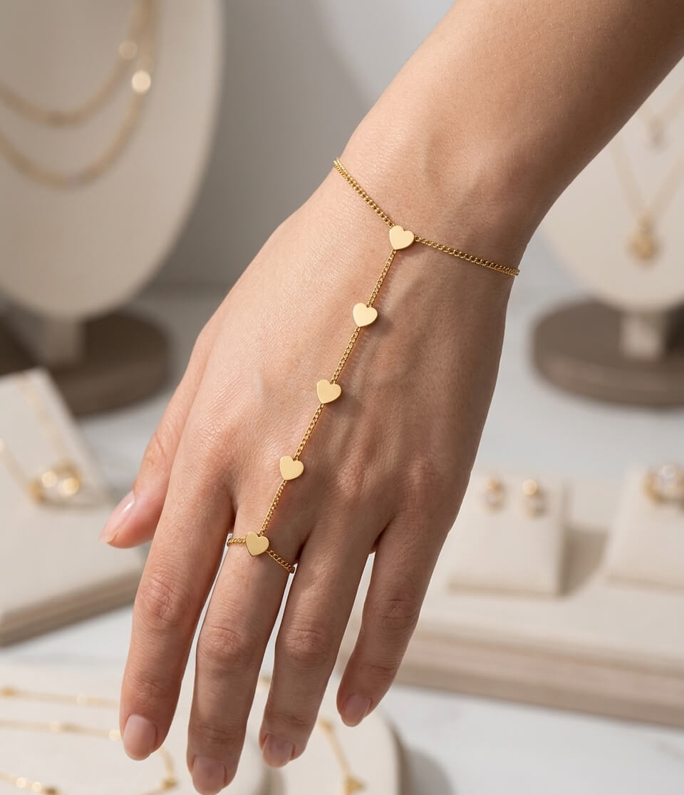 Hearts In Line Handchain