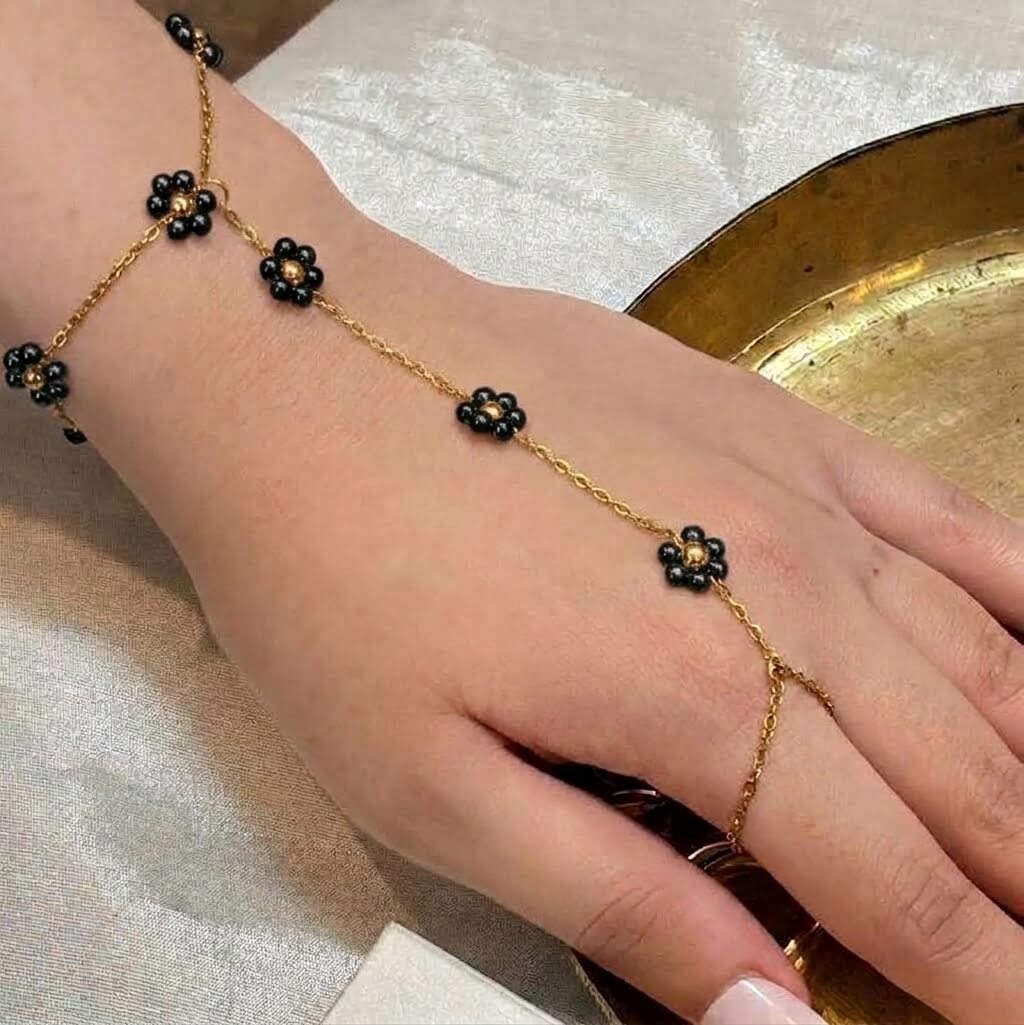 4 Colors in Flora HandChains