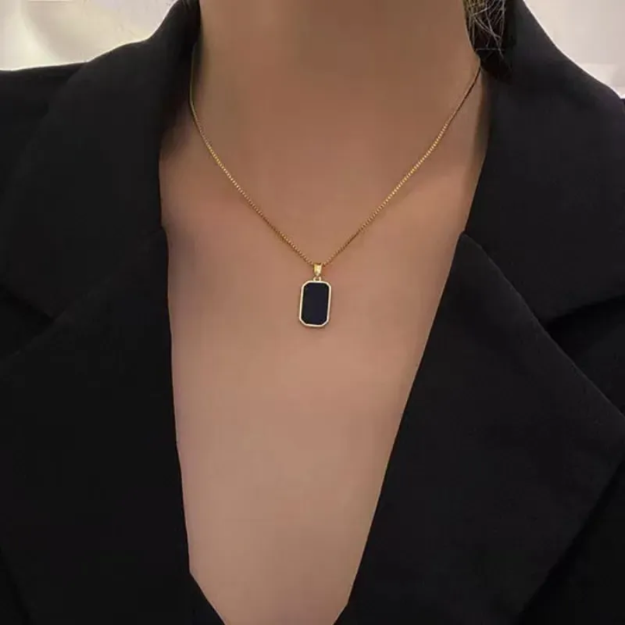 Chip Necklace Double Sided Black - White