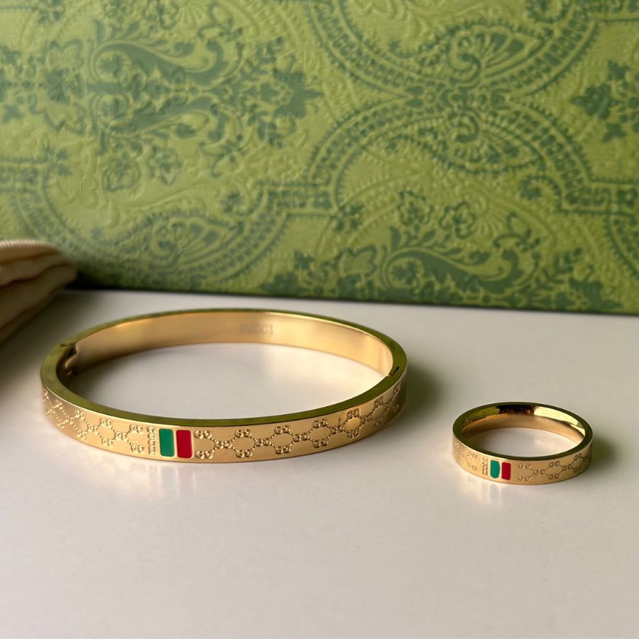 Gucci Set bangle, ring, Pendant