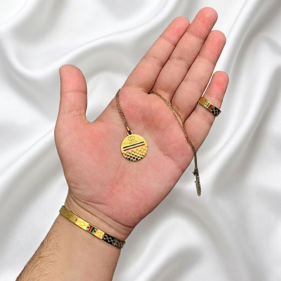Gucci Set bangle, ring, Pendant