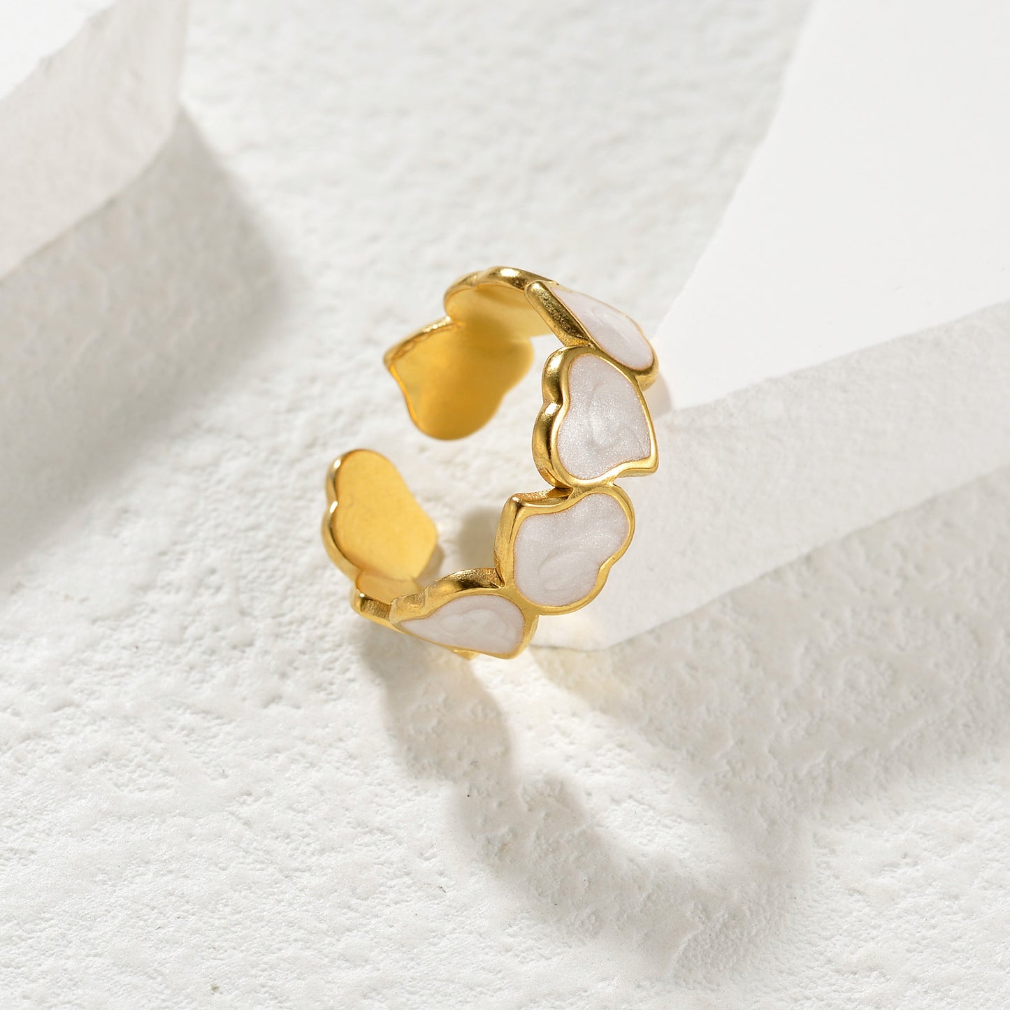 Dripping design ring