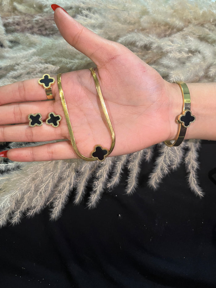 Clover Complete Set Snake chain, bangle, earrings, ring